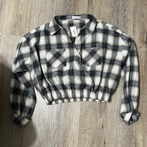 Vestique cropped flannel top